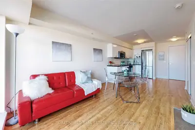 565 Wilson Avenue 215W, Toronto C06, ON M3H 0C6