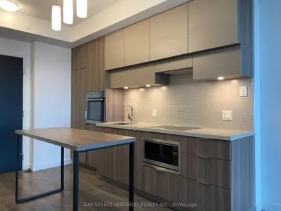 8 Eglinton Avenue E #5210, Toronto C10, ON M4P 1A6