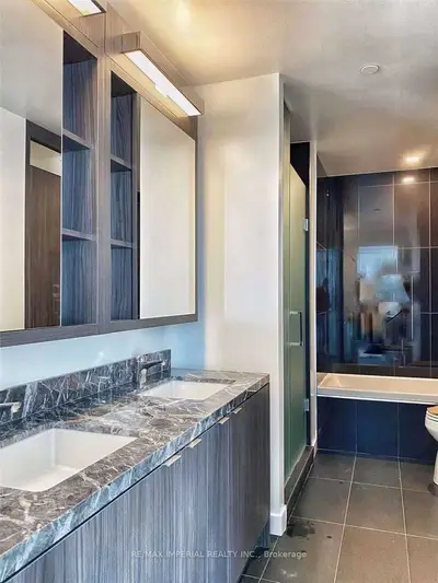 125 Blue Jays Way 5507, Toronto C01, ON M5V 0N5