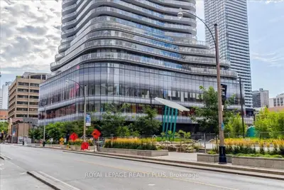 11 Wellesley Street W 5811, Toronto C01, On M4y 0g4