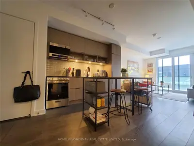 180 Mill Street S510, Toronto C08, ON M5A 0V7