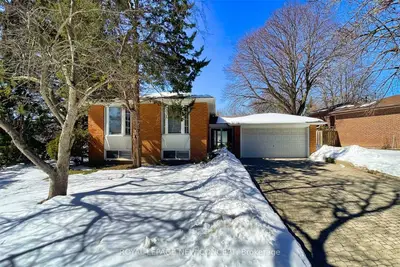 51 Wellesbournes Crescent, Toronto C15, ON M2H 1Y8