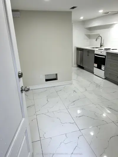 220 Claremont Street Lower, Toronto C01, ON M6J 2N2
