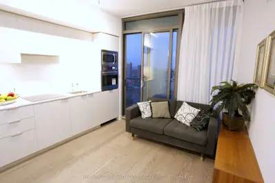11 Wellesley Street W 5413, Toronto C01, ON M4Y 1E8