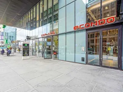 8 Eglinton Avenue E 4207, Toronto C10, ON M4P 0C1
