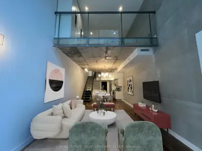 25 Oxley Street TH6, Toronto C01, ON M5V 2J5
