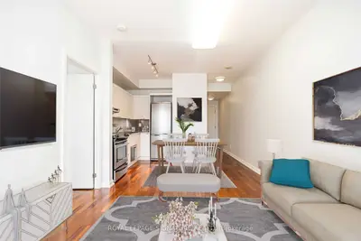 111 Elizabeth Street 1725, Toronto C01, ON M5G 1P7