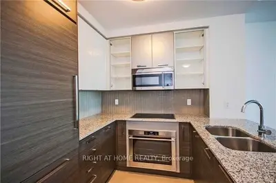 5168 Yonge Street 3711, Toronto C07, ON M2N 5P6
