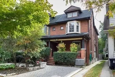 129 Sherwood Avenue, Toronto C10, ON M4P 2A6