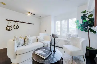 208 Niagara Street 12, Toronto C01, ON M6J 3W5