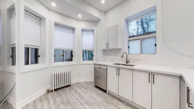 592 Church Street 4, Toronto C08, On M4y 2e5