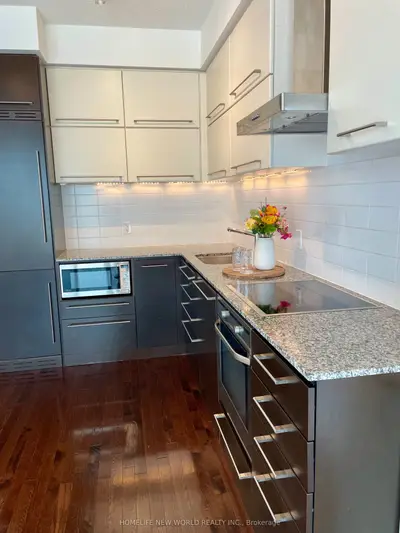 770 Bay Street 811, Toronto C01, ON M5G 1N6
