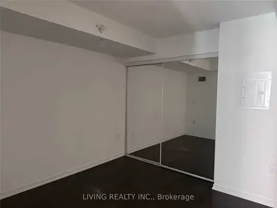 36 Lisgar Street 206, Toronto C01, On M6j 0c7