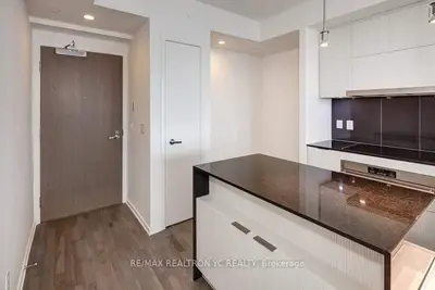 1 Bloor Street E 3906, Toronto C08, ON M4W 1A9