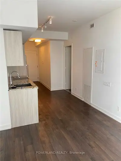 28 Wellesley Street E 2305, Toronto C08, ON M4Y 1G3