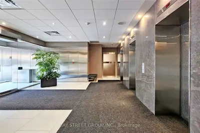 725 King Street W 411, Toronto C01, ON M5V 2W9