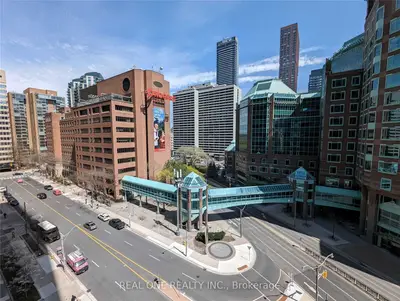110 Charles Street E 910, Toronto C08, ON M4Y 1T5