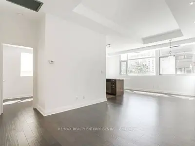 8 Wellesley Street E 205, Toronto C08, ON M4Y 3B2