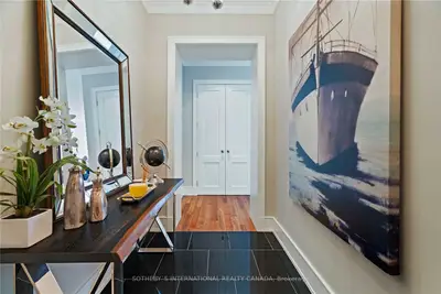 183 Wellington Street W 3705, Toronto C01, ON M5V 0A1