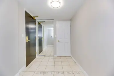 23 Hollywood Avenue 2008, Toronto C14, On M2n 7l8