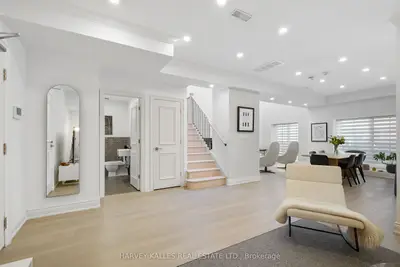 11 Woodlawn Avenue W 4, Toronto C02, ON M4V 1G6
