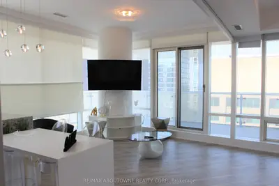 1 Bloor Street E 3910, Toronto C08, ON M4W 0A8