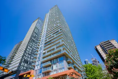 50 Wellesley Street E 2810, Toronto C08, On M4y 0c8