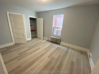 262 Christie Street 2, Toronto C02, ON M6G 3C1
