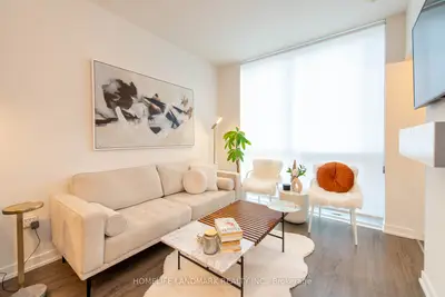 1 Yorkville Avenue 703, Toronto C02, ON M4W 0B1
