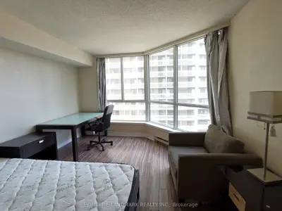 38 Elm Street 1106, Toronto C01, ON M5G 2K5