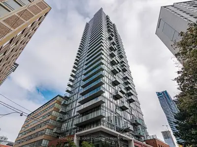75 St Nicholas Street 1207, Toronto C01, On M4y 0a5