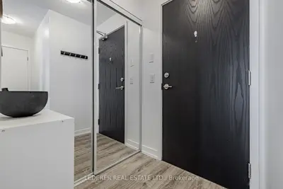 200 Sackville Street 1011, Toronto C08, ON M5A 0B9
