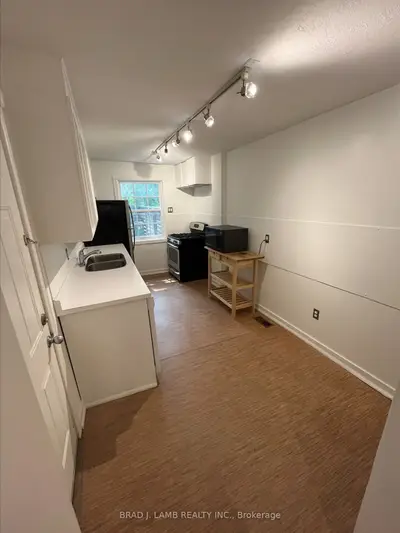128 Parliament Street, Toronto C08, ON M5A 2Y8