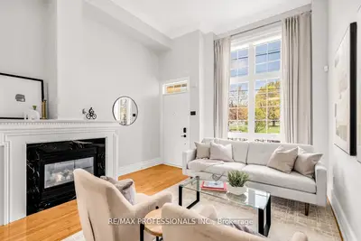 939 Queen Street W, Toronto C01, ON M6J 1G7