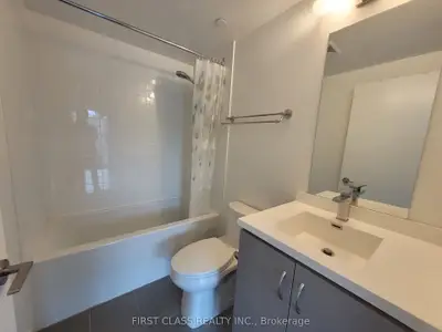 181 huron Street W 202, Toronto C01, ON M5T 0C1