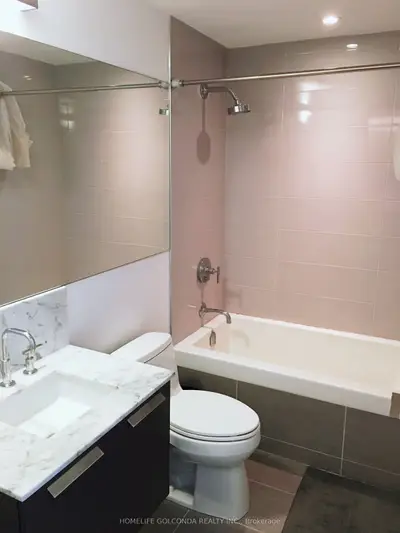 50 Charles Street 2707, Toronto C08, On M4y 0c3