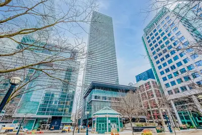 183 Wellington Street W 2905, Toronto C01, ON M5V 0A1