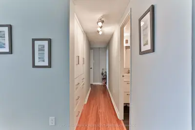 720 Spadina Avenue 1501, Toronto C01, On M5s 2t9