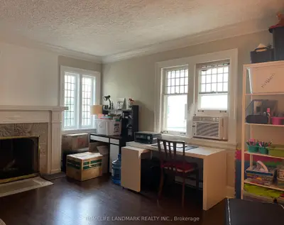 208 Hollywood Avenue, Toronto C14, On M2n 3k6