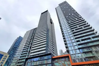 28 Wellesley Street E 3203, Toronto C08, On M4y 0c4