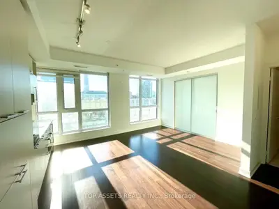 30 Nelson Street 1704, Toronto C01, On M5v 0h5