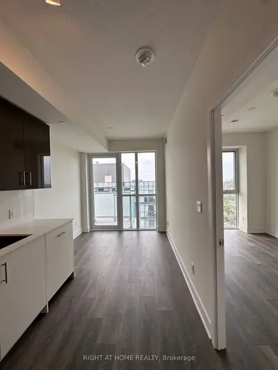 188 Fairview Mall Drive 2102, Toronto C15, ON M2J 0H7