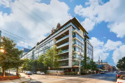 66 Portland Street 203, Toronto C01, ON M5V 2M6