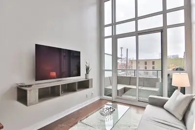 5 Hanna Avenue 343, Toronto C01, On M6k 0b3
