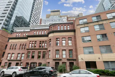 11 St Joseph Street 909, Toronto C01, On M4y 3g4