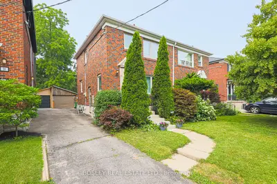 30 Beaufield Avenue, Toronto C11, ON M4G 3R3