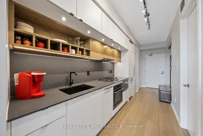 138 St Helens Avenue 702, Toronto C01, ON M6H 0B8
