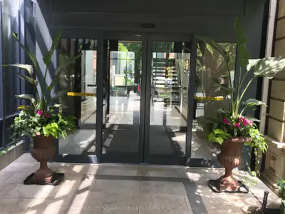 28 Linden Street 1108, Toronto C08, ON M4Y 0A4