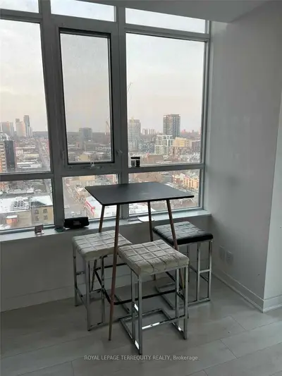 120 Parliament Street #1605, Toronto C08, ON M5A 2Y8