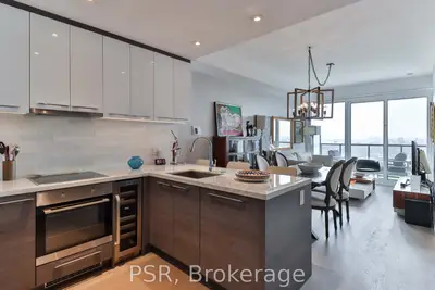 488 University Avenue 3415, Toronto C01, On M5g 0c1